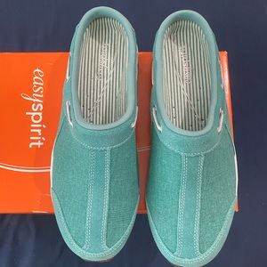 COPY - Easy Spirit slip on shoes turquoise size 8 1/2